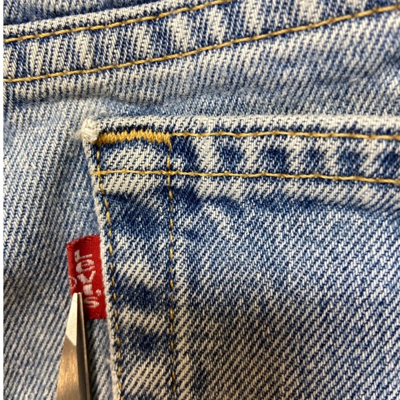 Vintage Levis 550 Relaxed Fit Tapered Leg Light Wash Jeans Womens 12 MIS M 30x30 - Picture 4 of 14